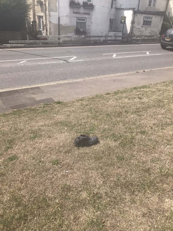 lonely shoe 0848 | Lonely shoes
