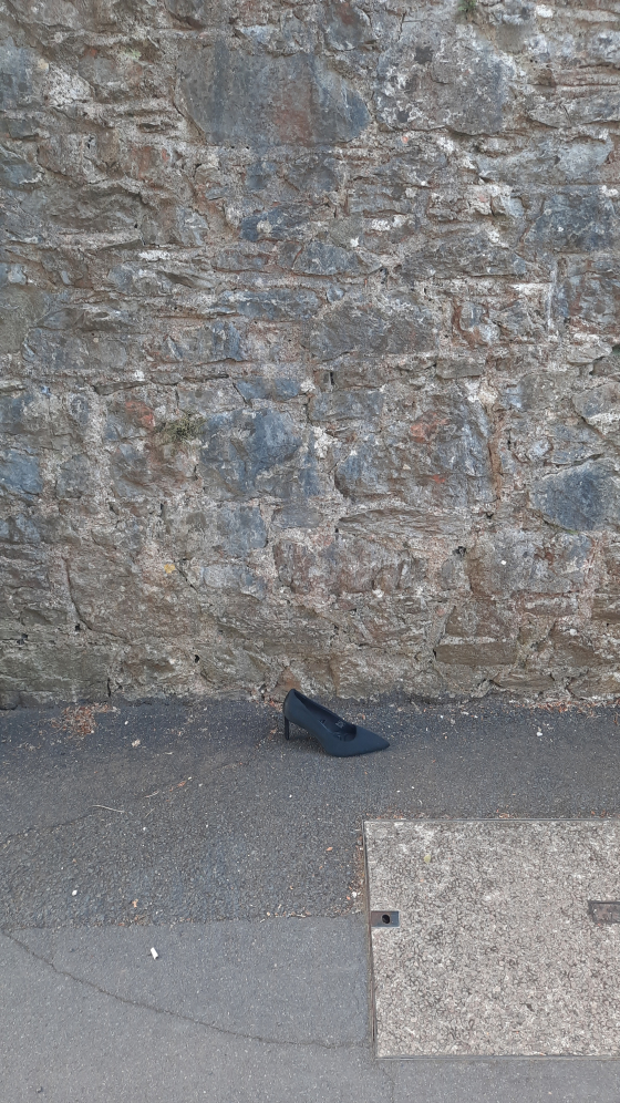 lonely shoe 0904 | Lonely shoes