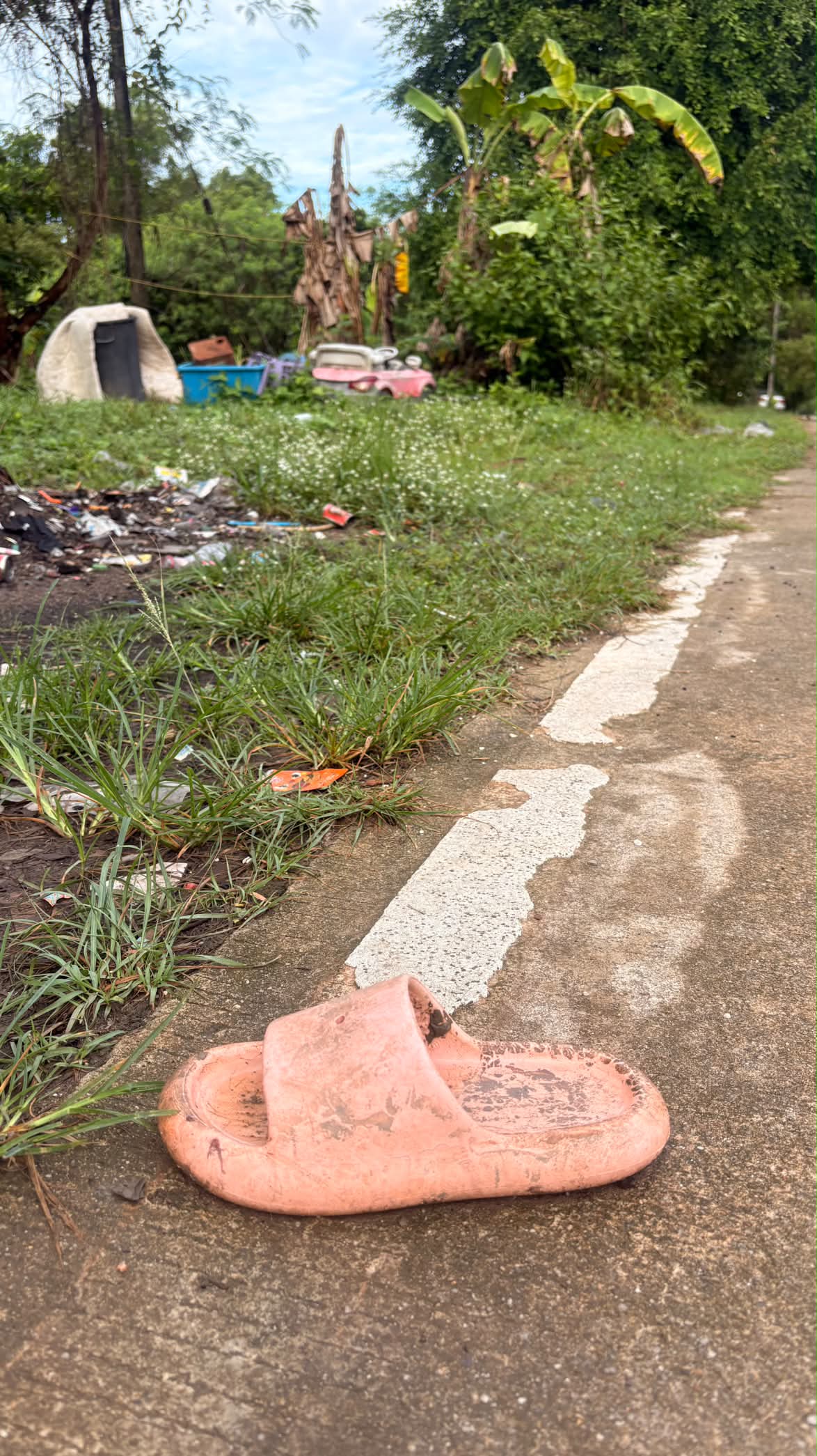 bonfire jungle pink slider tent toy car Thailand white line lonely shoe. lonely shoe 0911 | Lonely shoes