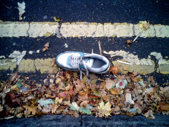 tumblr lj6dhqpOTQ1qifw7to1 1280 | Lonely shoes