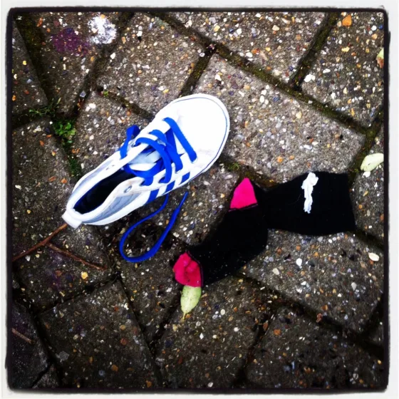 tumblr n4hwangXog1qifw7to1 1280 | Lonely shoes