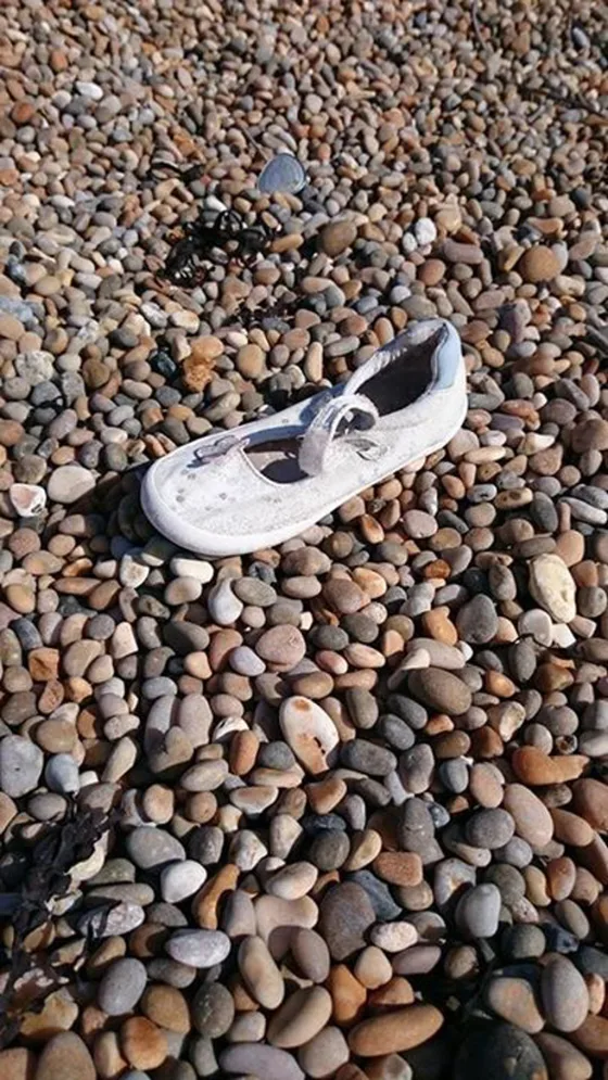 tumblr nkfzfs6ONE1qifw7to1 500 | Lonely shoes