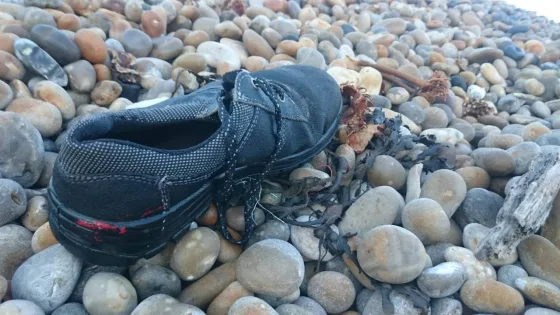 tumblr o0l0aiQHxl1qifw7to1 1280 | Lonely shoes
